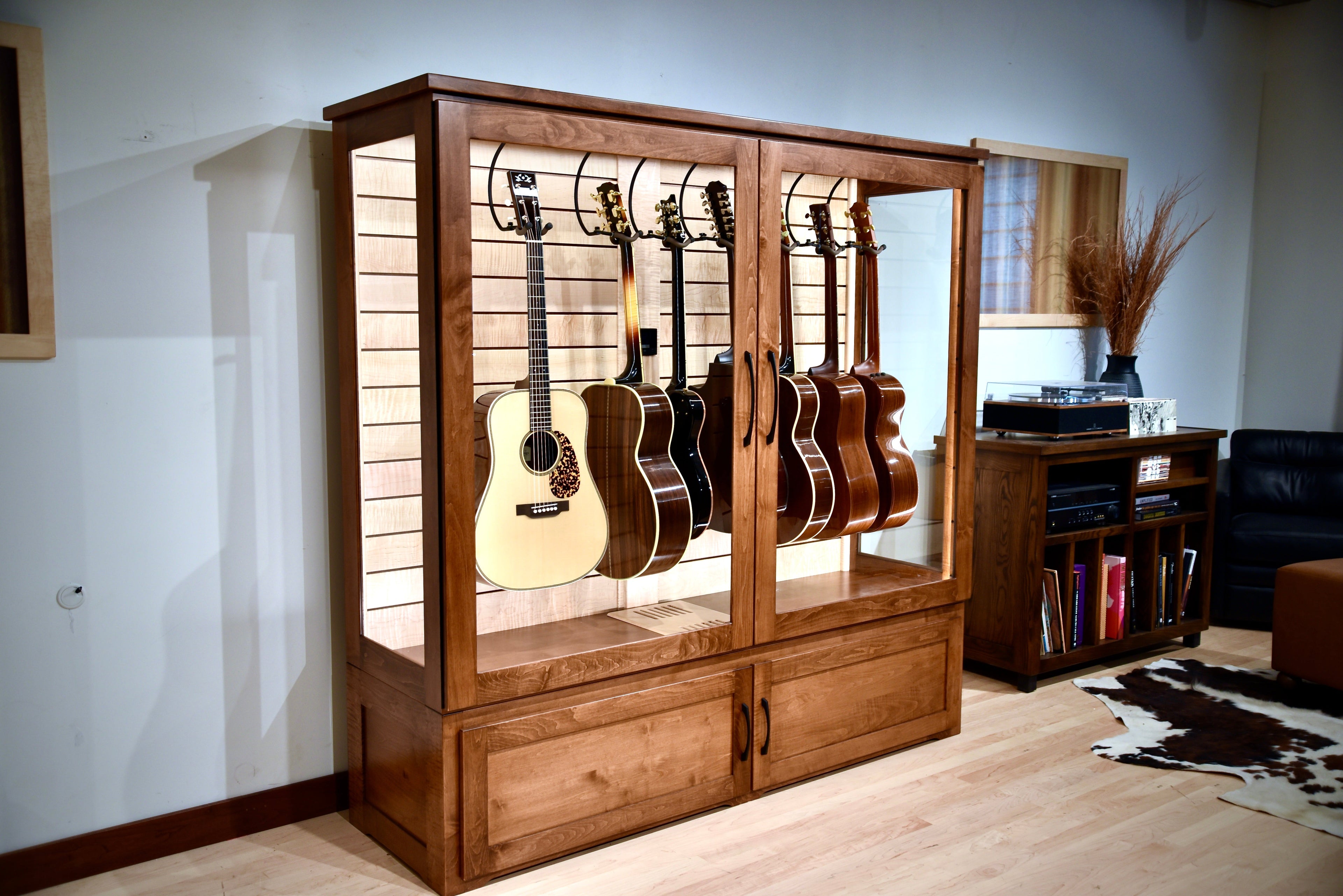 ClimaCab Grand+ | Maple with Boston Stain and Natural Flame Maple Accents